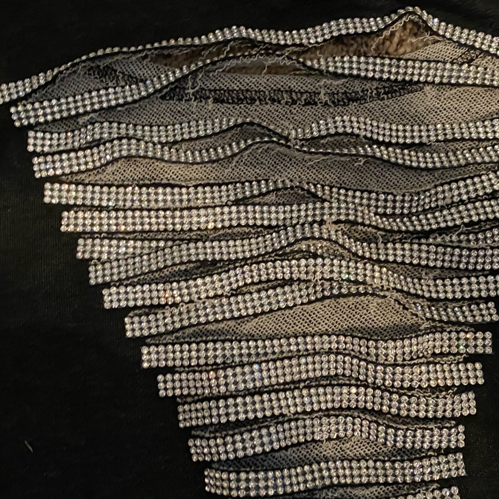 Light Weight Pullover Shirt Triangular Shaped Cut… - image 2